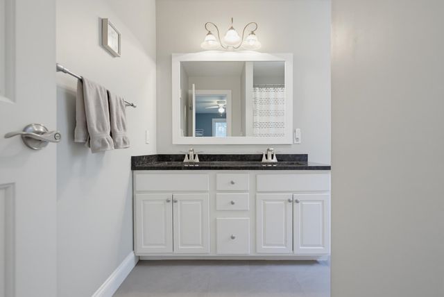 9 Champernowne, Madbury, NH 03823