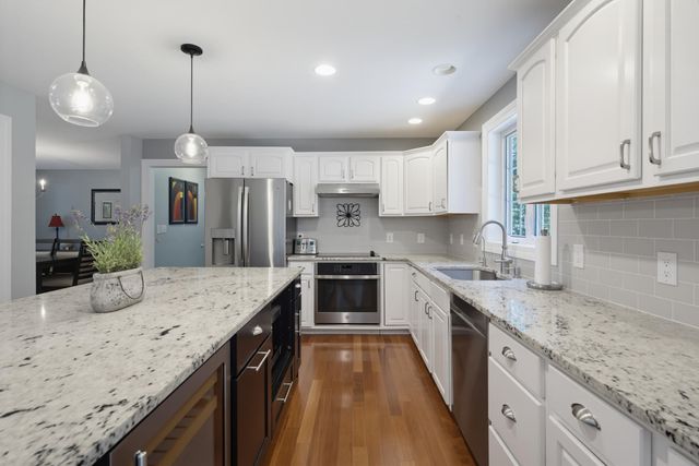 9 Champernowne, Madbury, NH 03823