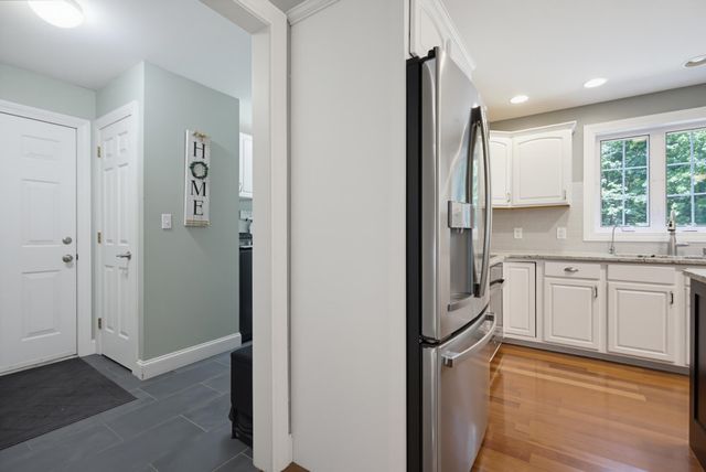 9 Champernowne, Madbury, NH 03823