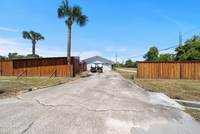 4423 Northshore Road, Lynn Haven, FL 32444