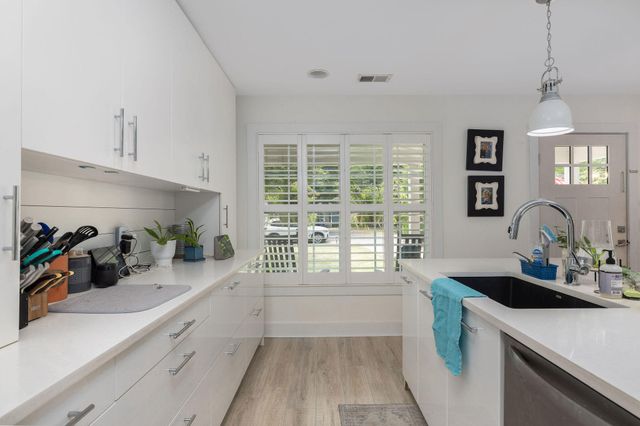 708 Kent Street, Mount Pleasant, SC 29464