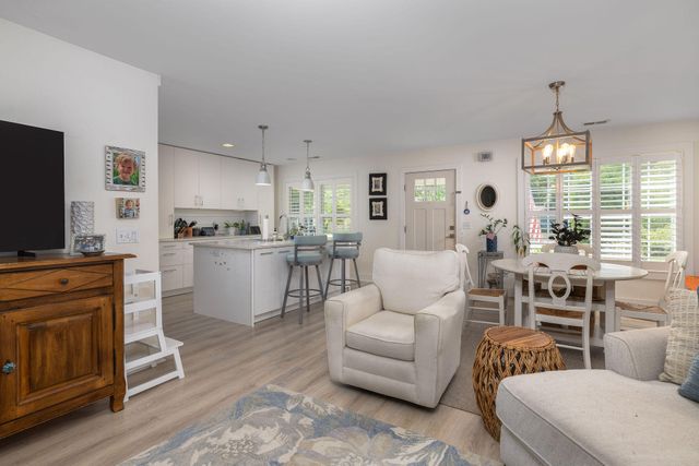708 Kent Street, Mount Pleasant, SC 29464