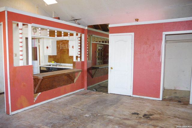 1211 Rivas, San Antonio, TX 78207