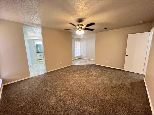 6417 Canyon Circle, Fort Worth, TX 76133
