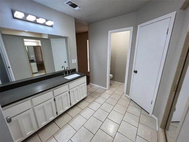 6417 Canyon Circle, Fort Worth, TX 76133