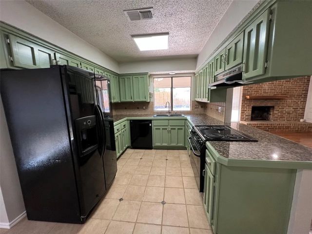 6417 Canyon Circle, Fort Worth, TX 76133