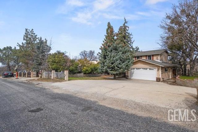 18260 Alps Drive, Tehachapi, CA 93561