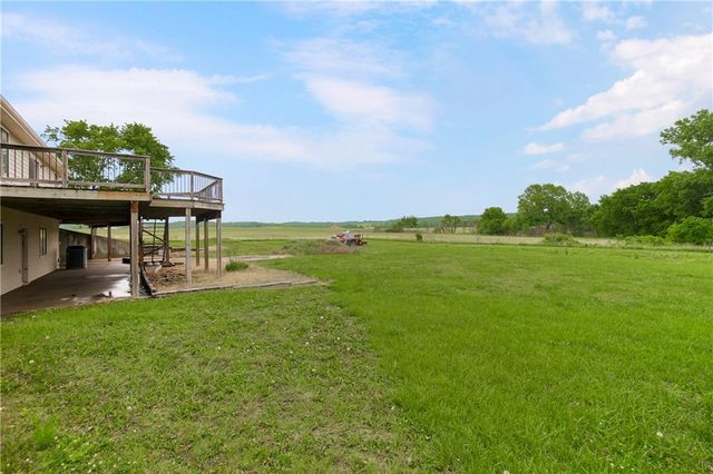 15628 238th Street, Tonganoxie, KS 66086