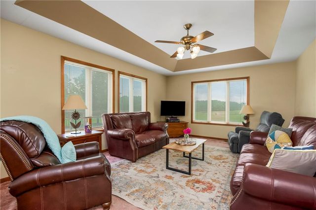 15628 238th Street, Tonganoxie, KS 66086