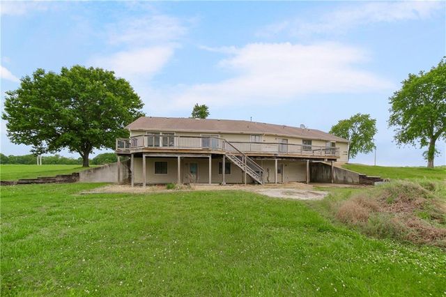 15628 238th Street, Tonganoxie, KS 66086