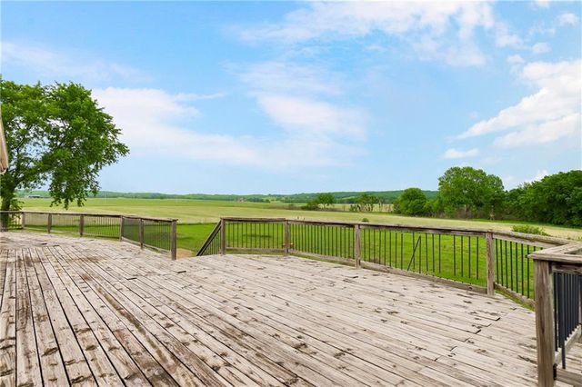 15628 238th Street, Tonganoxie, KS 66086