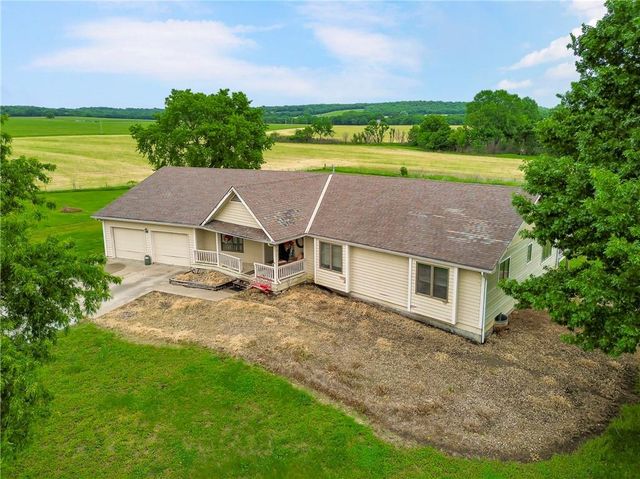 15628 238th Street, Tonganoxie, KS 66086