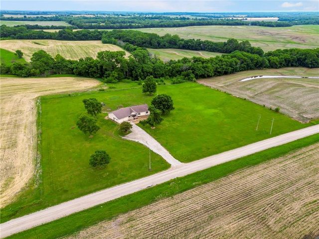 15628 238th Street, Tonganoxie, KS 66086