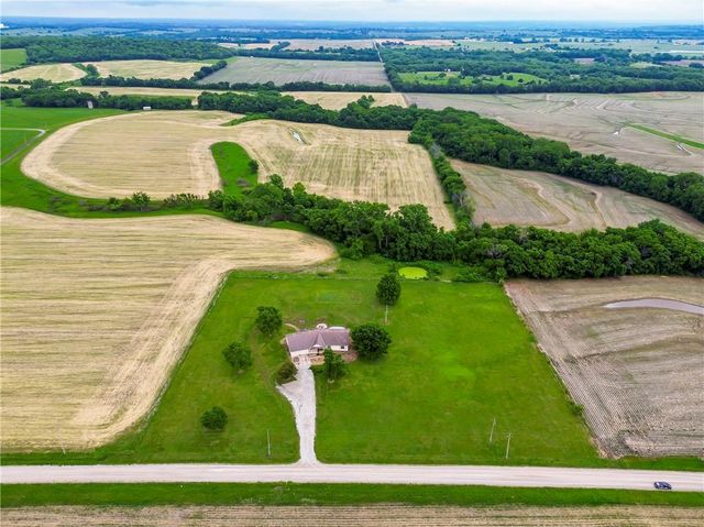 15628 238th Street, Tonganoxie, KS 66086