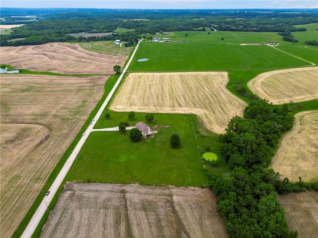 15628 238th Street, Tonganoxie, KS 66086