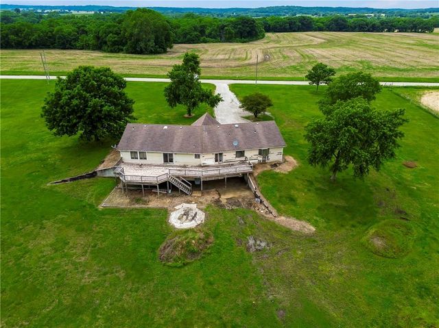 15628 238th Street, Tonganoxie, KS 66086