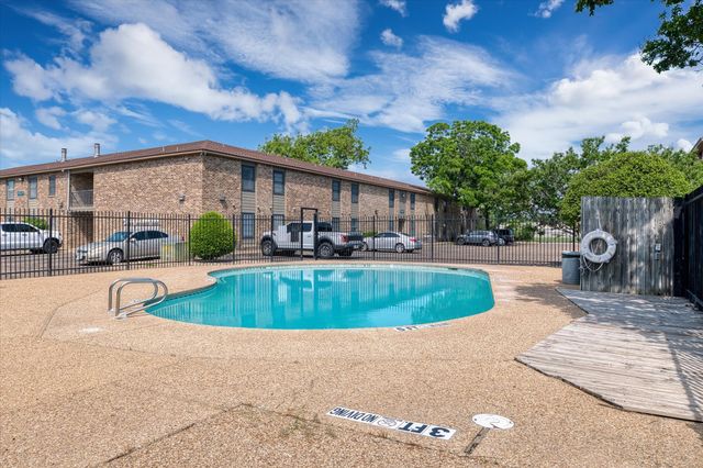 1421 S 12th Street 103, Waco, TX 76706