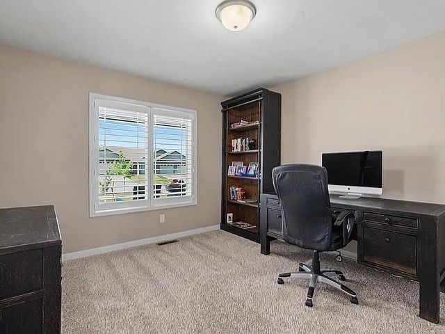 3027 Teton St Sw Street SW, Cedar Rapids, IA 52404
