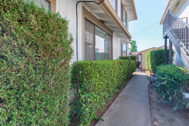 425 NE Silverwood Place, Grants Pass, OR 97526