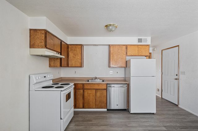 425 NE Silverwood Place, Grants Pass, OR 97526
