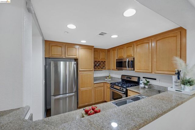 2220 Gellert Blvd 4303, South San Francisco, CA 94080