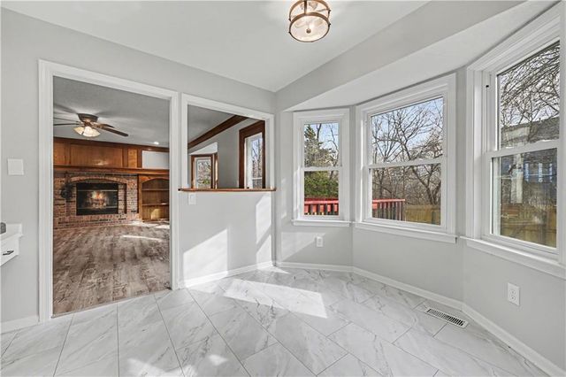 8033 Hall Street, Lenexa, KS 66219