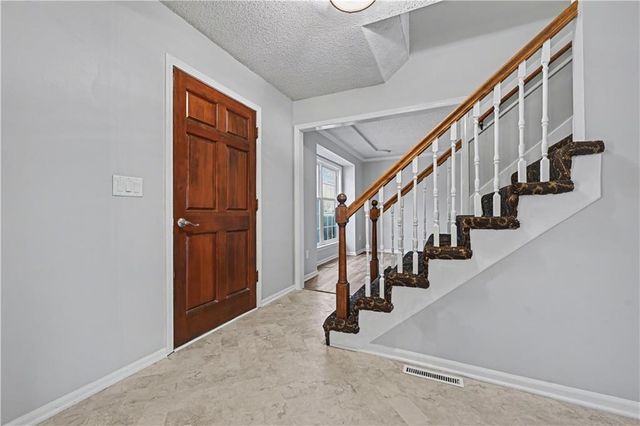 8033 Hall Street, Lenexa, KS 66219