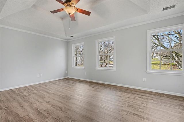 8033 Hall Street, Lenexa, KS 66219