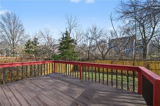 8033 Hall Street, Lenexa, KS 66219