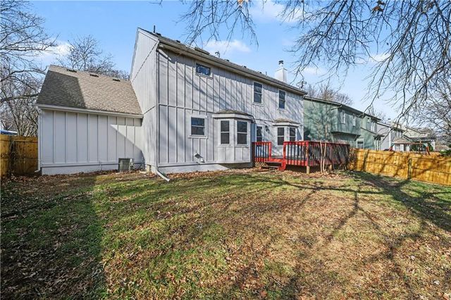 8033 Hall Street, Lenexa, KS 66219