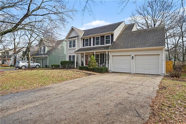 8033 Hall Street, Lenexa, KS 66219