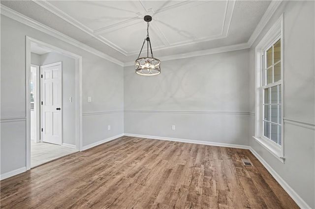 8033 Hall Street, Lenexa, KS 66219