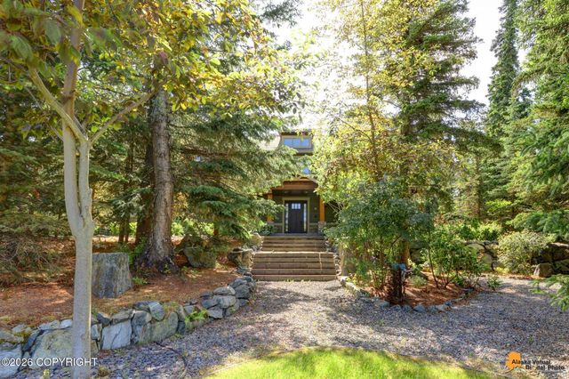 5646 Heritage Heights Drive, Anchorage, AK 99516