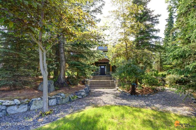 5646 Heritage Heights Drive, Anchorage, AK 99516
