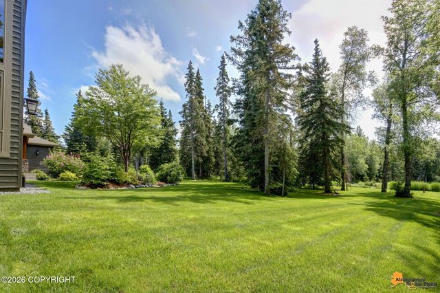 5646 Heritage Heights Drive, Anchorage, AK 99516