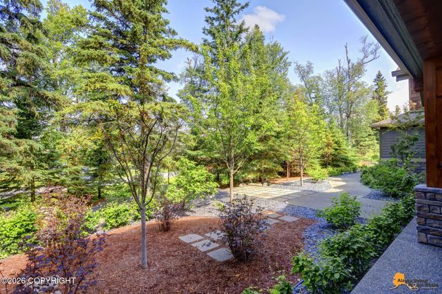 5646 Heritage Heights Drive, Anchorage, AK 99516