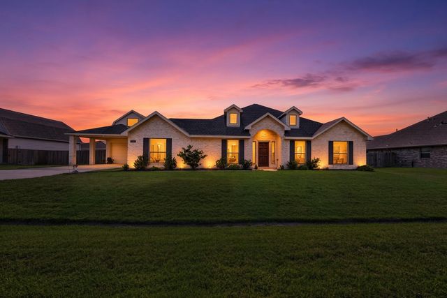 3310 Bastian Road, Dickinson, TX 77539