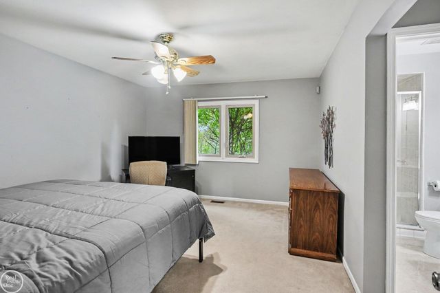 19319 Weathervane Drive, Macomb, MI 48044