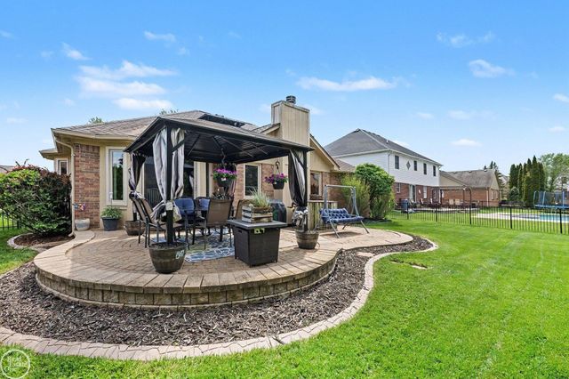 19319 Weathervane Drive, Macomb, MI 48044