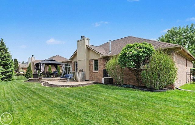 19319 Weathervane Drive, Macomb, MI 48044