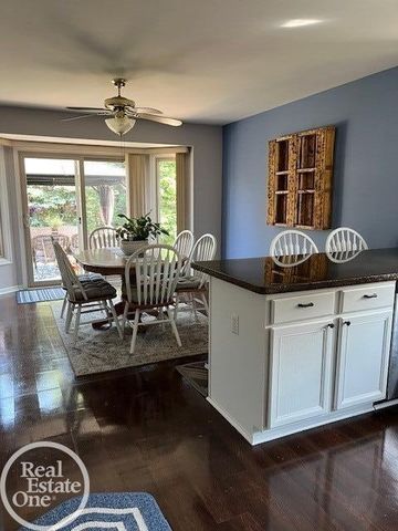 19319 Weathervane Drive, Macomb, MI 48044