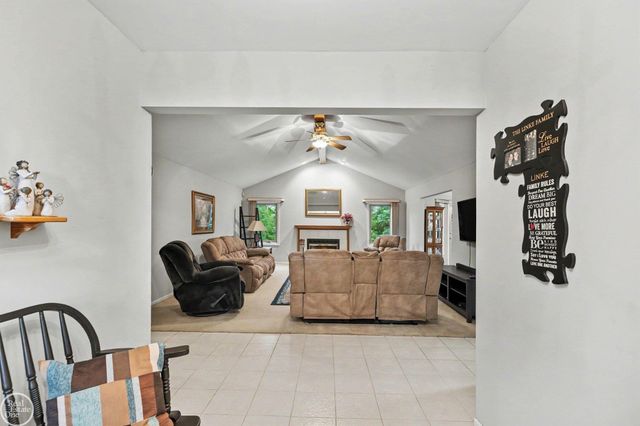 19319 Weathervane Drive, Macomb, MI 48044