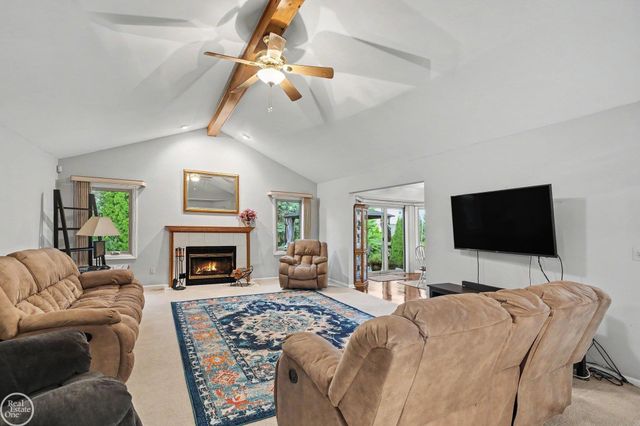 19319 Weathervane Drive, Macomb, MI 48044