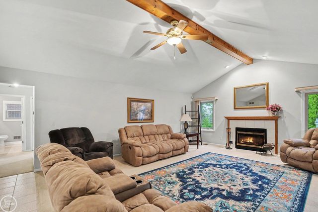 19319 Weathervane Drive, Macomb, MI 48044