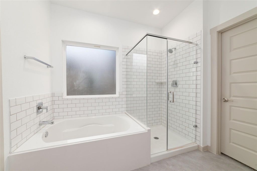 Image 14 of property listing at 19022 Drayton Village Trace, Richmond, TX 77407