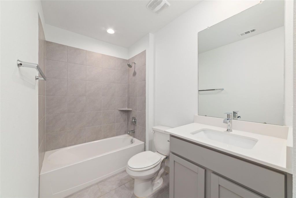 Image 18 of property listing at 19022 Drayton Village Trace, Richmond, TX 77407