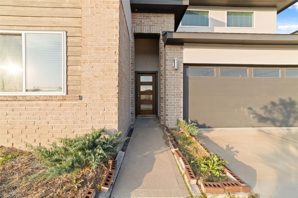 Image 27 of property listing at 19022 Drayton Village Trace, Richmond, TX 77407