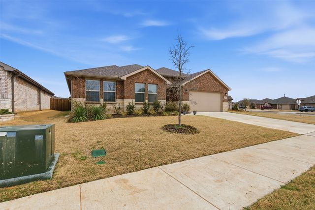 333 Alice Harney Road, Burleson, TX 76028