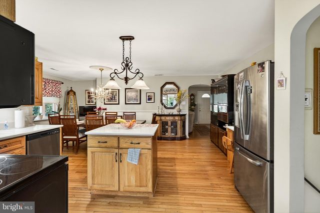 65 DELIA DR, Broomall, PA 19008