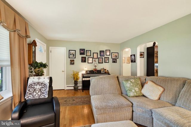 65 DELIA DR, Broomall, PA 19008